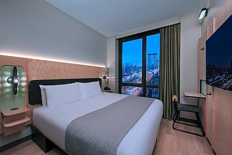 Moxy Brooklyn Williamsburg