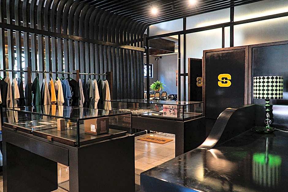 Flamboyan Hotel & Residences