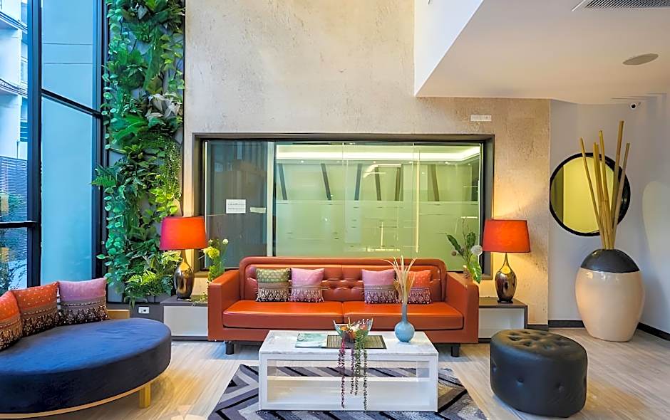 Aim House Bangkok Hotel - No parking