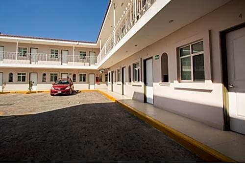 Hotel Plaza Bandera Revolución