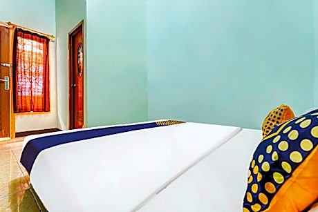 SPOT ON Room without Air Conditioning