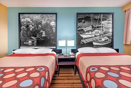 2 Queen Beds Second Floor Non-Smoking