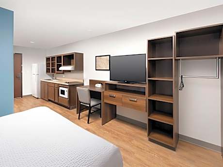 Queen Room  with Roll-In Shower - Disability Access/Non-Smoking
