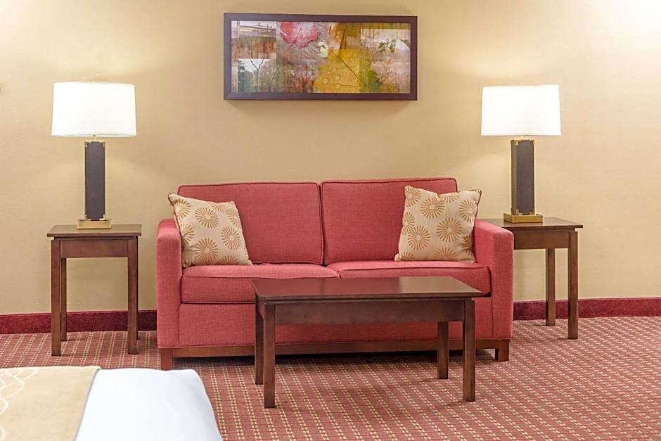 Comfort Inn & Suites Near Burke Mountain