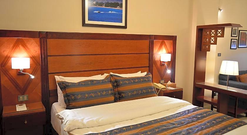 Comfort Hotel Suites