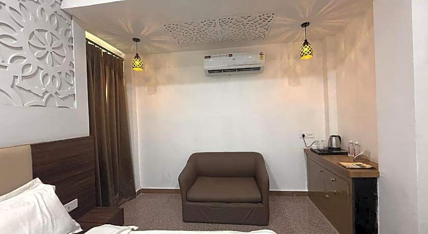 Hotel Pratap Palace