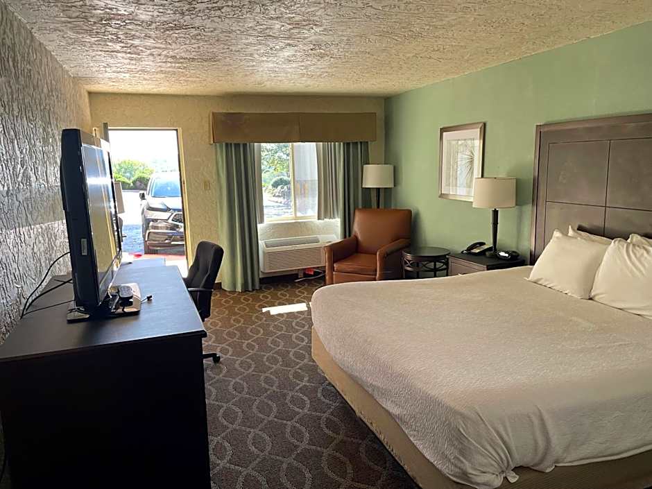 Quality Inn Clinton North