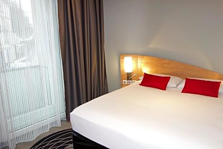 Family Suite with One Double Bed and Twin Beds