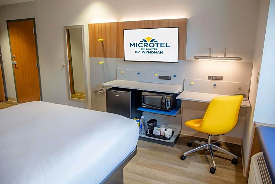 Microtel Inn & Suites by Wyndham Kingsland Naval Base I-95