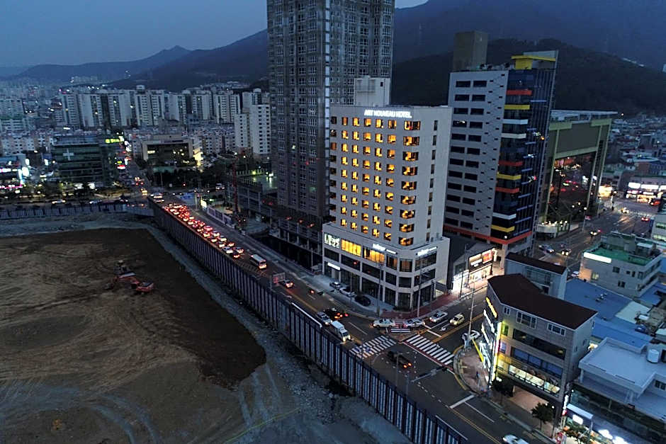 Geoje Artnouveau Suite Hotel