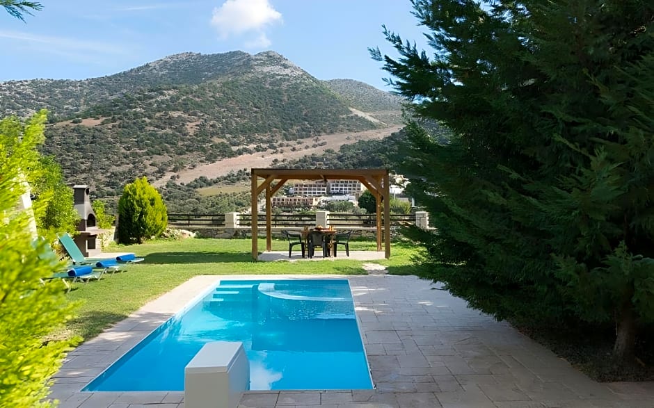 VILLA UPHORIA  with private pool and garden