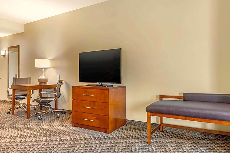 Comfort Inn & Suites