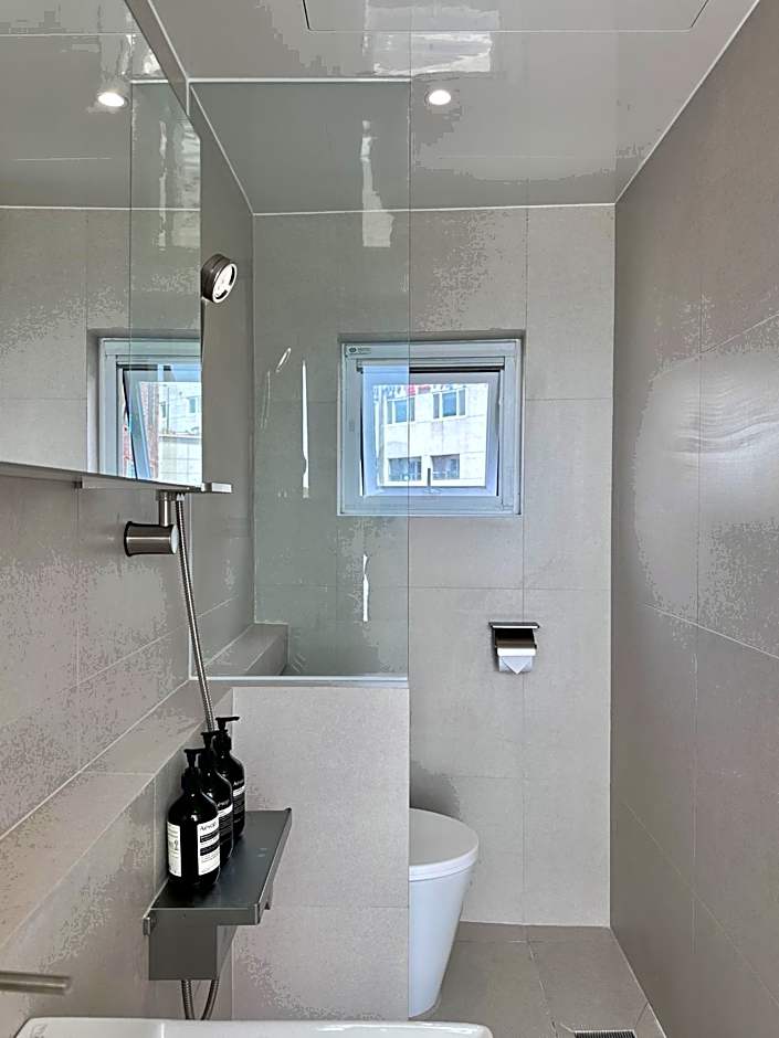 HoHo House Songjeong