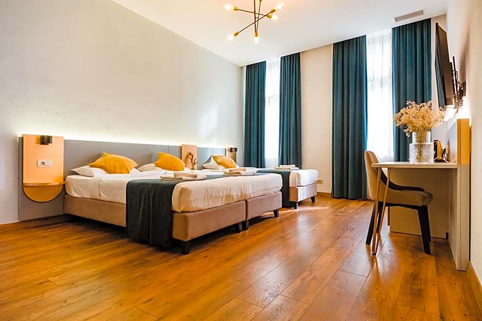 CASA CHITIC - HOTEL & RESTAURANT- Str Nicolae Balcescu 13