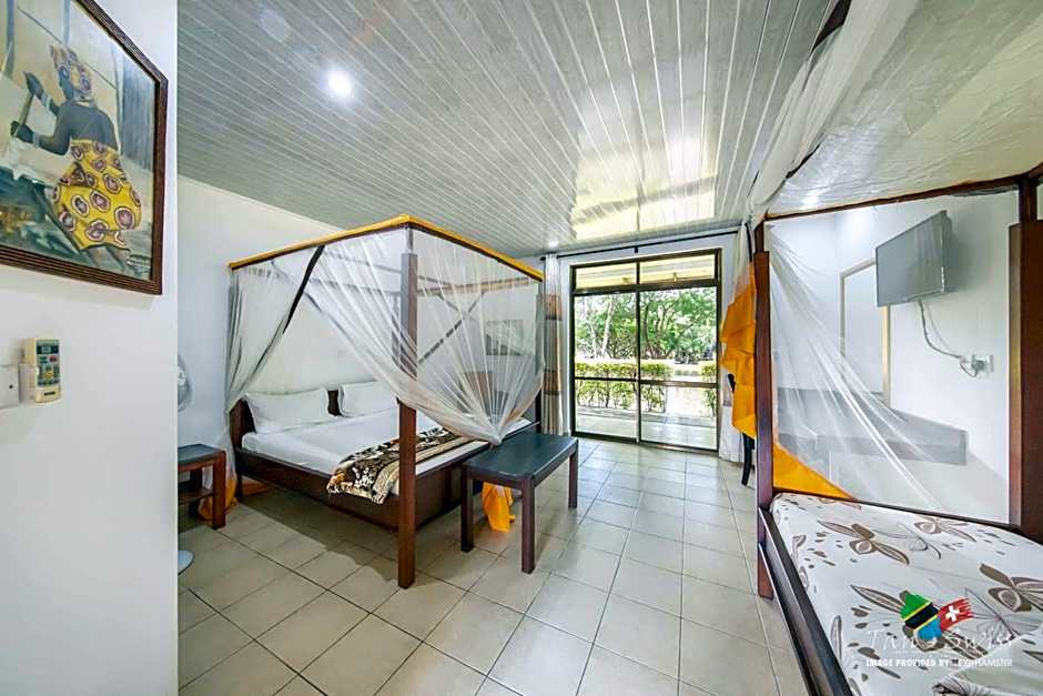 Tan-Swiss Lodge