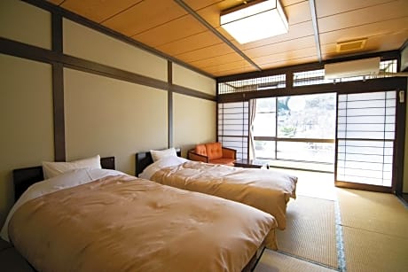 Twin Room with Mountain View