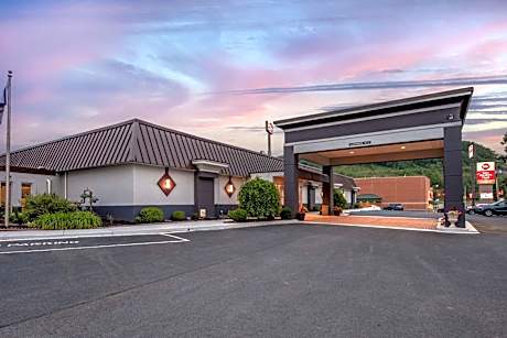 Best Western Plus Bridgeport Inn