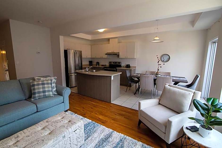 Executive 3 Bedroom townhouse close to the Lake