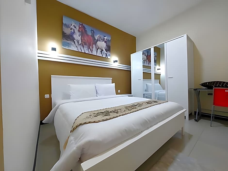 Rons City Hotel near Simpang Lima Semarang Mitra RedDoorz