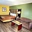 Rodeway Inn & Suites Plymouth Hwy 64