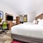Holiday Inn Express & Suites St. Petersburg - Seminole Area By IHG