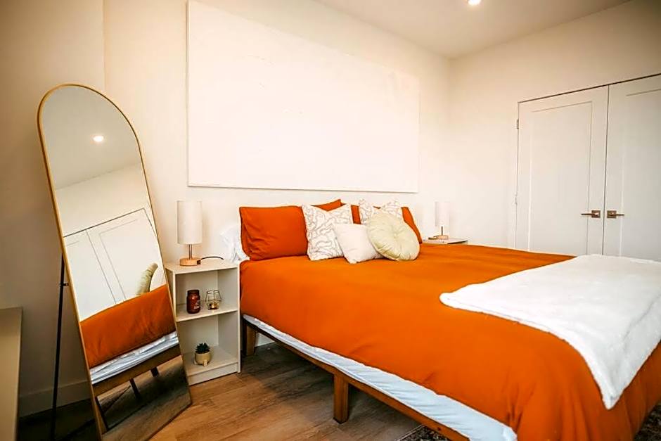 Luxury 1BR Penthouse Apt In Central Halifax