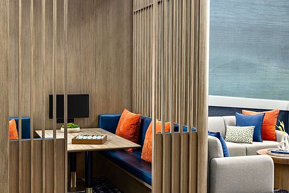 Crowne Plaza Virginia Beach Town Center by IHG