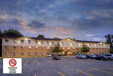 Super 8 by Wyndham Cromwell/Middletown