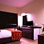 Bidwood Suite Hotel, Opposite Sarit Centre
