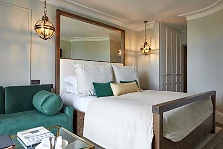 Deluxe King Room with Balcony