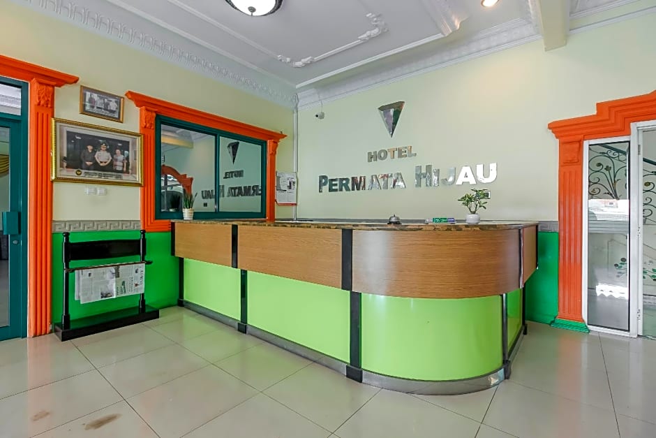 RedDoorz Plus near Alun Alun Kejaksan Cirebon