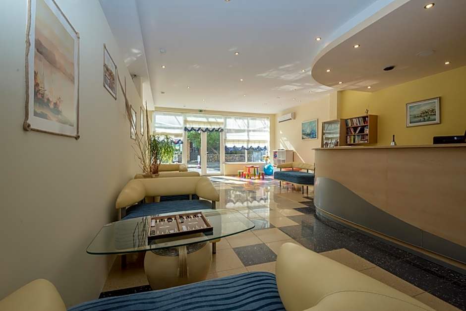 Семеен хотел Бриз