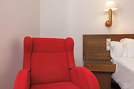 DOUBLE ROOM