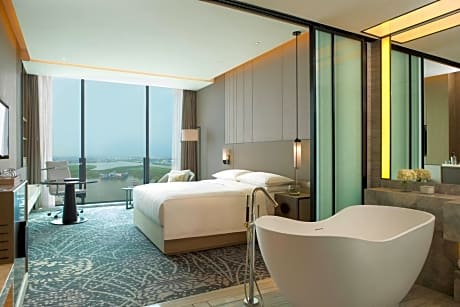 Premium Room, 1 King Bed, Lake View