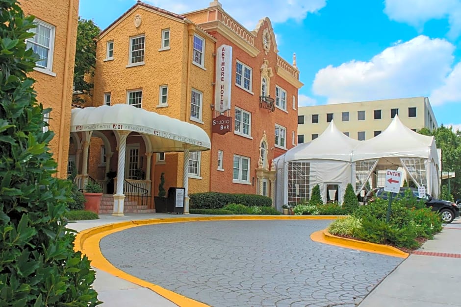 Artmore Hotel