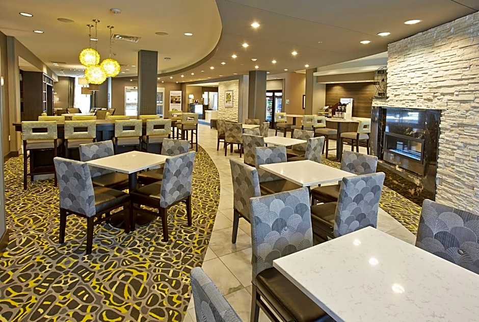 Holiday Inn Express and Suites Madison Central By IHG