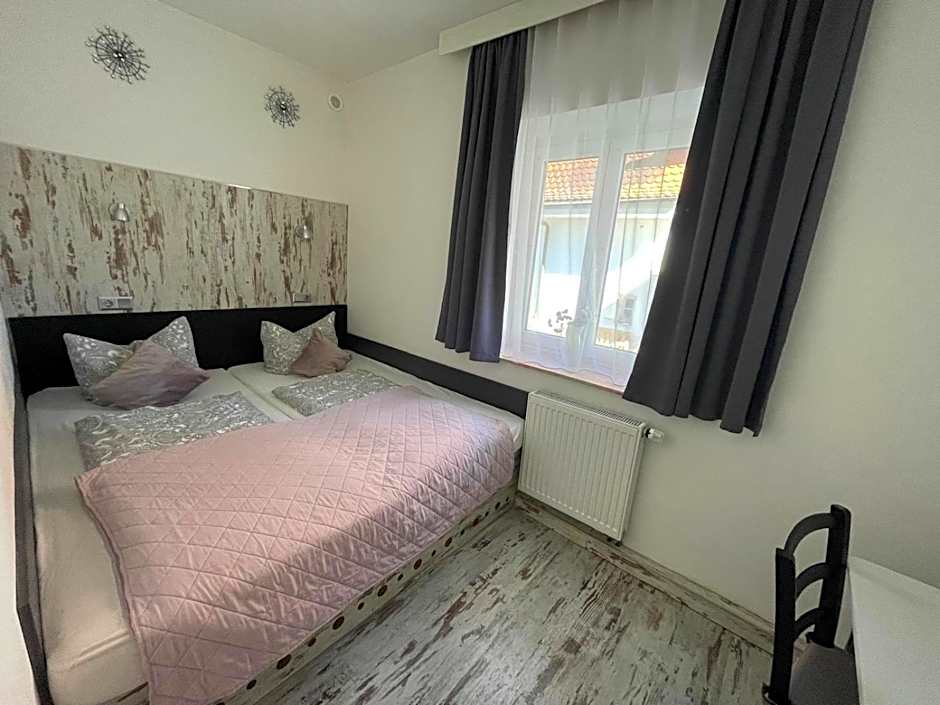 LA Boutique House