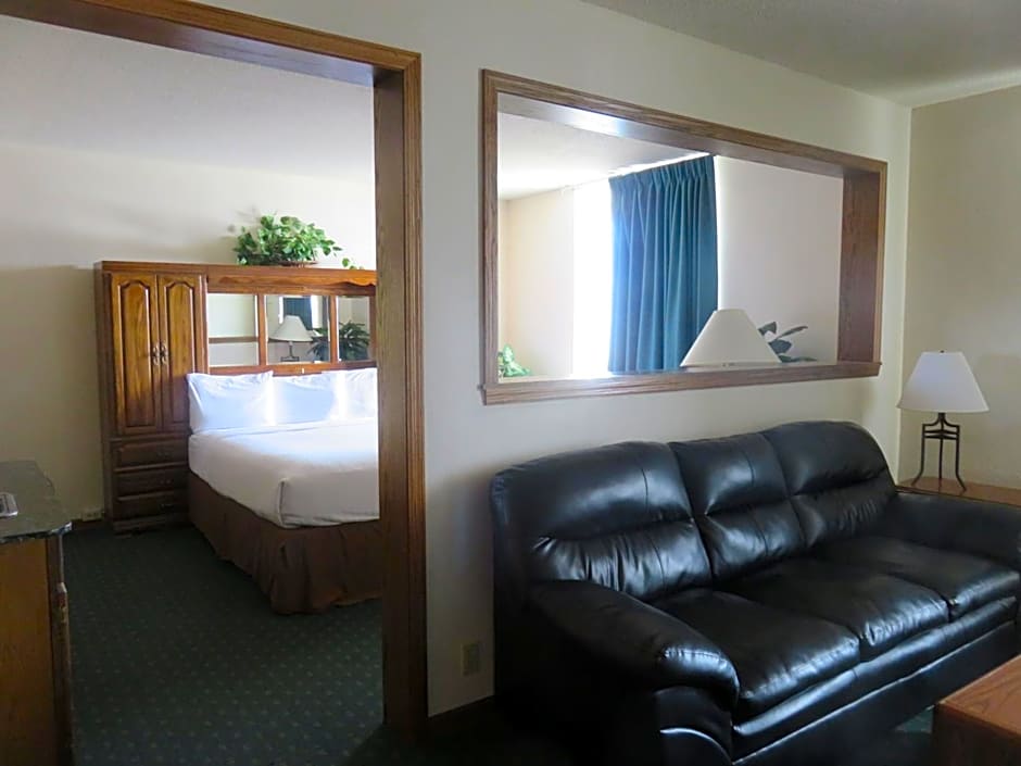 Baymont Inn & Suites by Wyndham Fargo