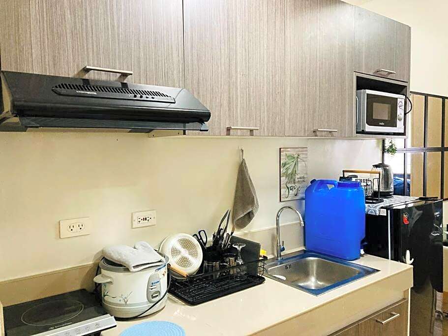 Santorini Inspired 1bedroom Unit at Trees Residences