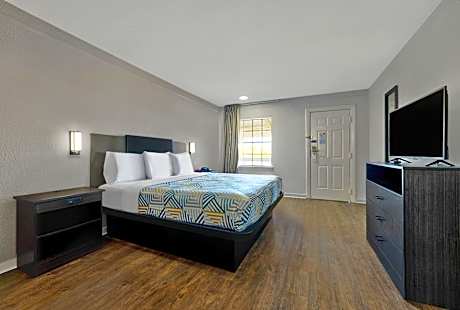 King Room - Non-Smoking