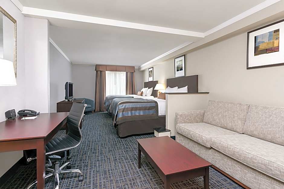 Photo 1 of 1 of 2 Queen Beds Suite