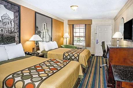 2 Queen Beds Non-Smoking
