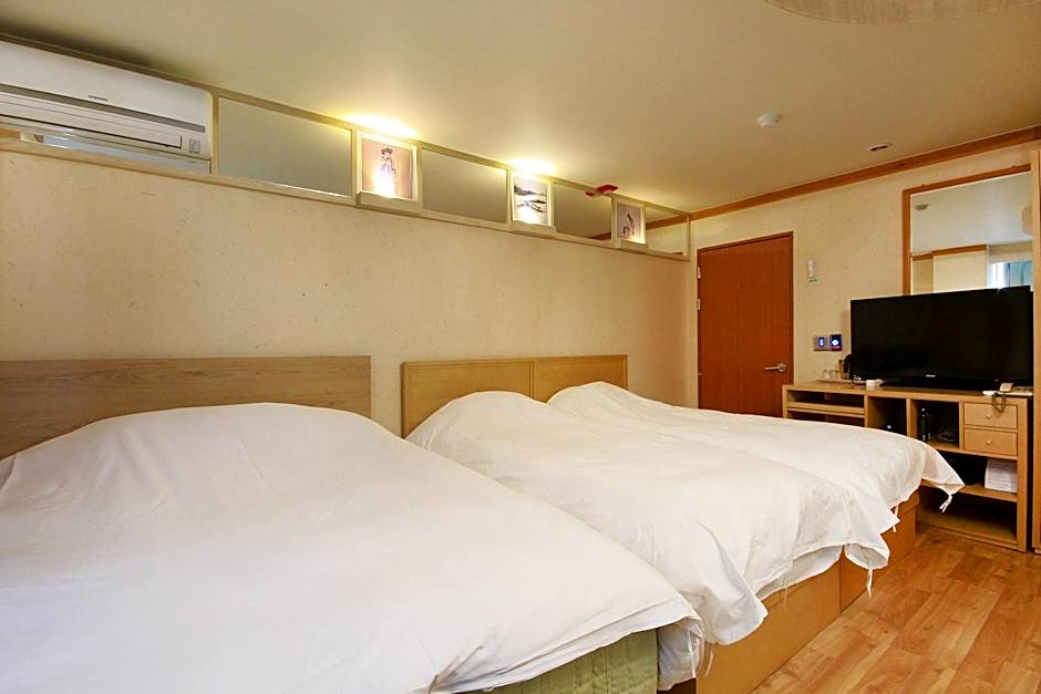 Tourist Hotel Jeonju