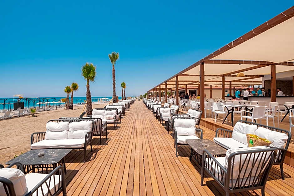 La Benata Beach Hotel