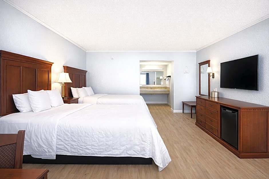 Quarters Inn & Suites