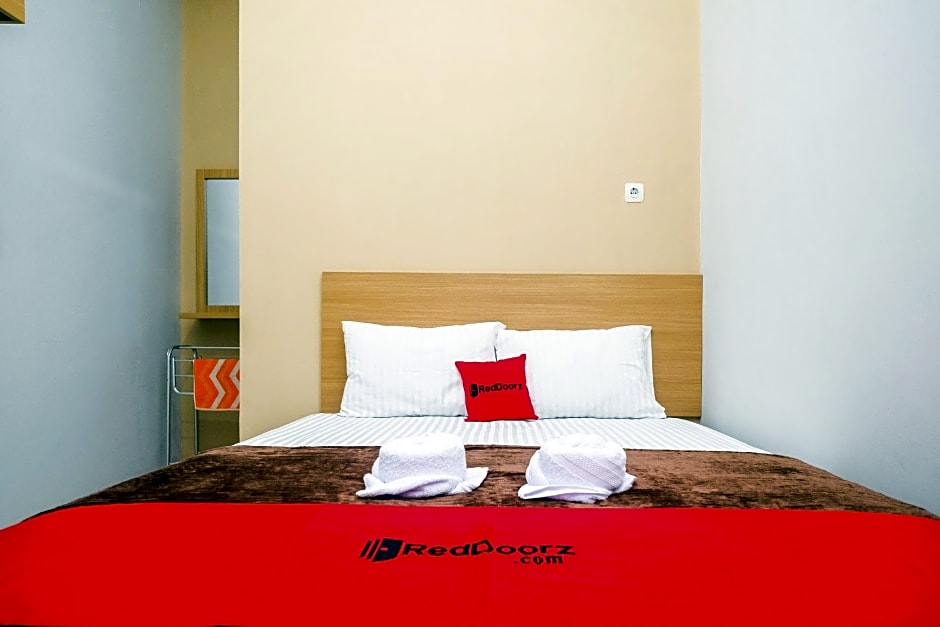 RedDoorz Syariah near Perempatan Kartasura