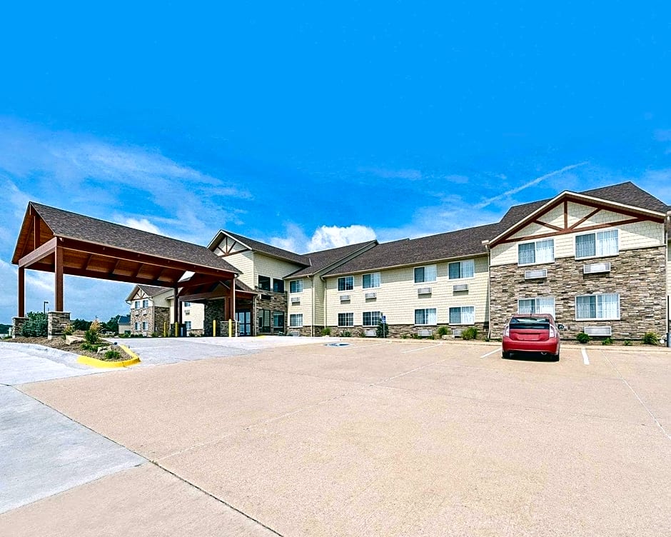 Comfort Inn & Suites Riverview near Davenport and I-80