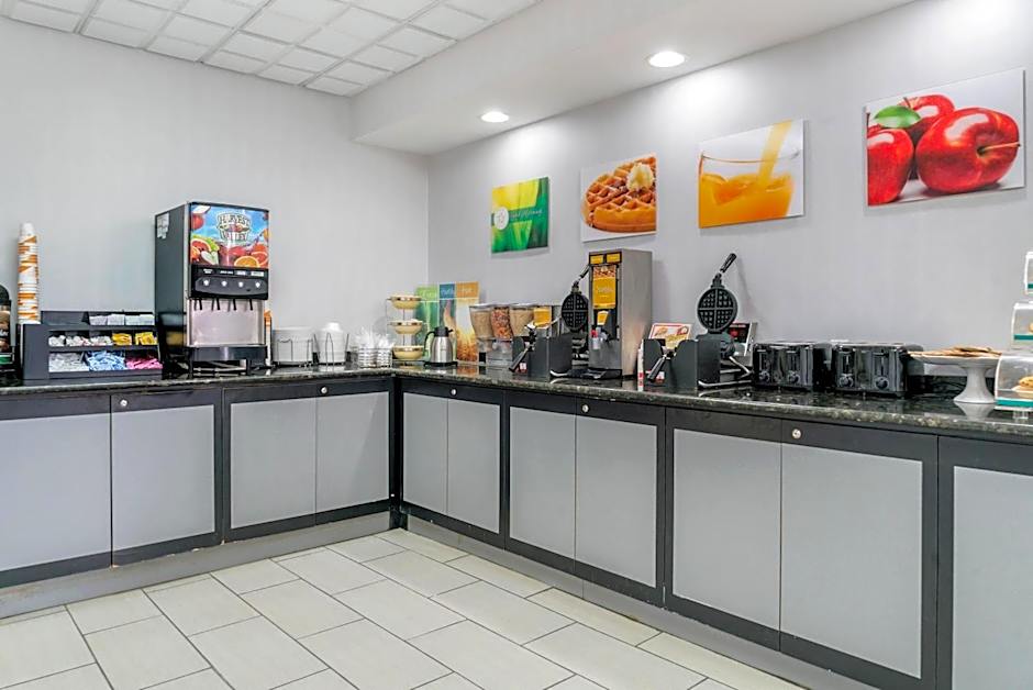 Quality Inn & Suites Banquet Center