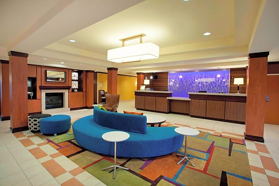 Fairfield Inn & Suites by Marriott Detroit Metro Airport Romulus