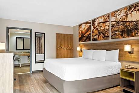 King Room - Disability Access/Non-Smoking